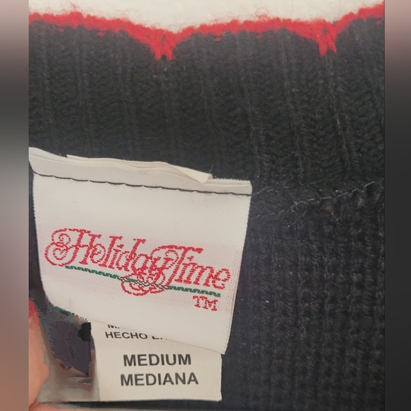 Christmas Sweater - Picture 4 of 7